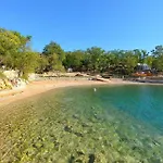 Campingplatz 2 Bedroom Stunning Stacaravan In Glavotok 4*