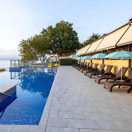 Beautiful Stacaravan In Glavotok Brzac