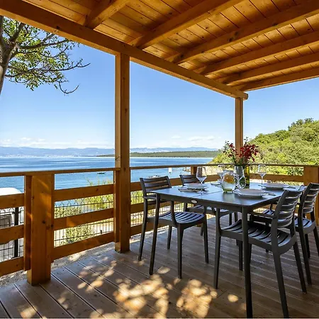 2 Bedroom Stunning Stacaravan In Glavotok 4* Brzac
