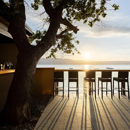 Beautiful Stacaravan In Glavotok אתר קמפינג 4*