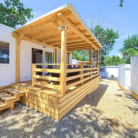 Beautiful Stacaravan In Glavotok Campingplads