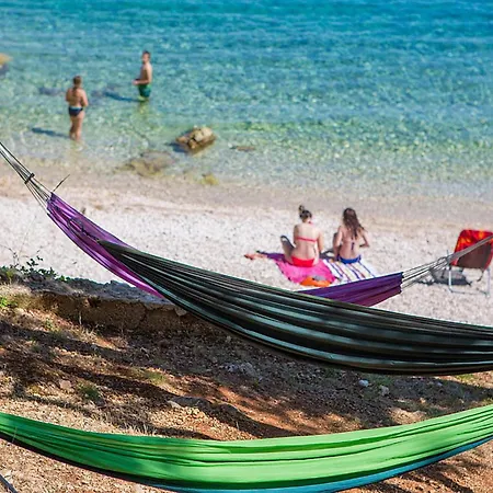 Beautiful Stacaravan In Glavotok