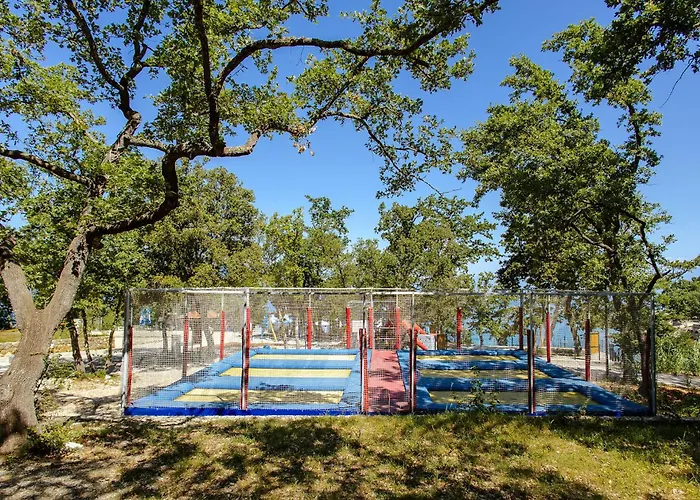 Beautiful Stacaravan In Glavotok