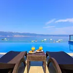 Kemping 2 Bedroom Stunning Stacaravan In Glavotok