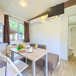 Kemping 2 Bedroom Stunning Stacaravan In Glavotok Brzac